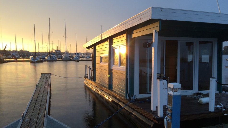 Abendstimmung am Steg Marina Ocean's End